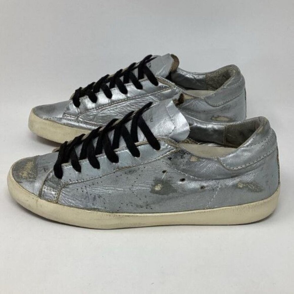 Golden Goose Metallic Silver Low-Top Sneakers with Black Laces - Picture 2 of 12